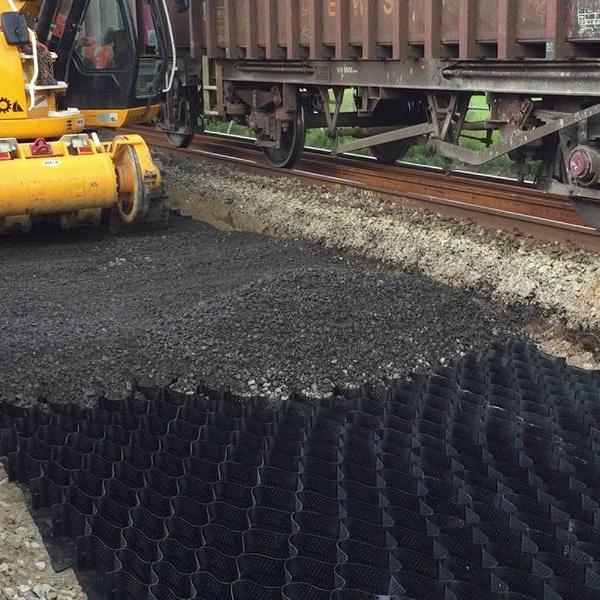 格室稳固铁路路基工程